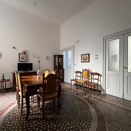 Hostello Genovese Vandrarhem *