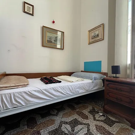 Hostello Genovese Vandrarhem *