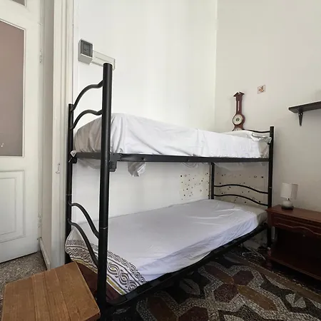 Hostello Genovese * Genua