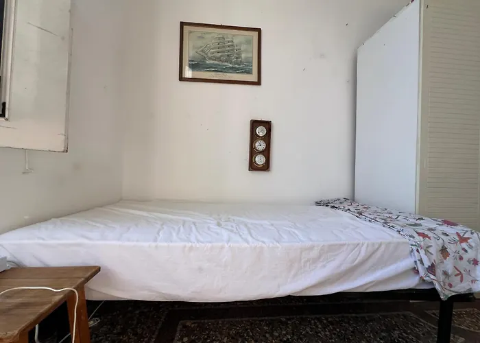 Hostello Genovese * Генуя